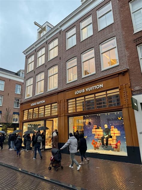 louis vuitton schoenen heren pc hooftstraat|Louis Vuitton in amsterdam.